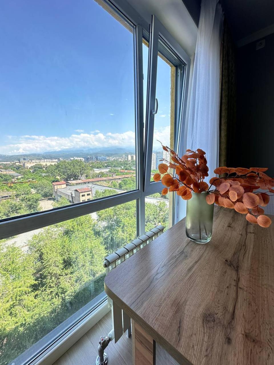 Medinahotelkz, # 63, Вид На Горы, 15 Мин Пешком До Арбата, Halal 알마티 외부 사진